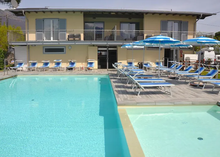 Glamping Italia 90 Mini Lodges